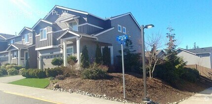 Building Photo - Luxurious Home in Lynnwood with 4 bed and ...