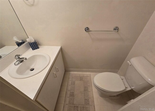 Building Photo - 220 Montauk Hwy