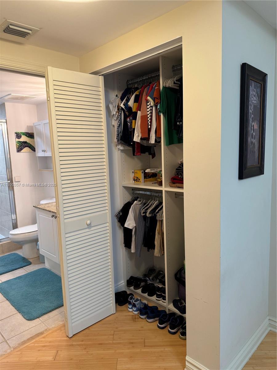 Building Photo - 19501 W Country Club Dr