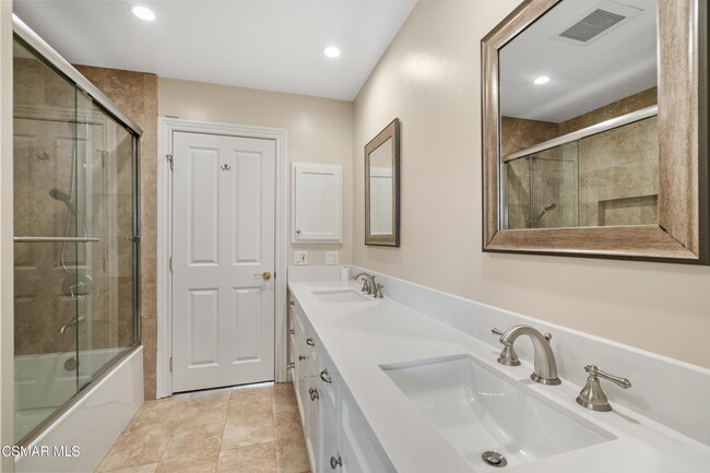 Building Photo - 3801 Mainsail Cir