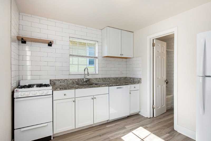 Building Photo - 1904 Hampton Ave