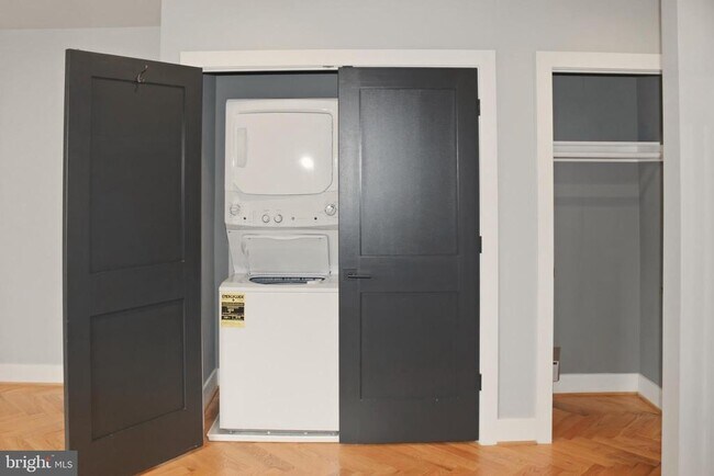 Building Photo - 1643 New Jersey Ave NW