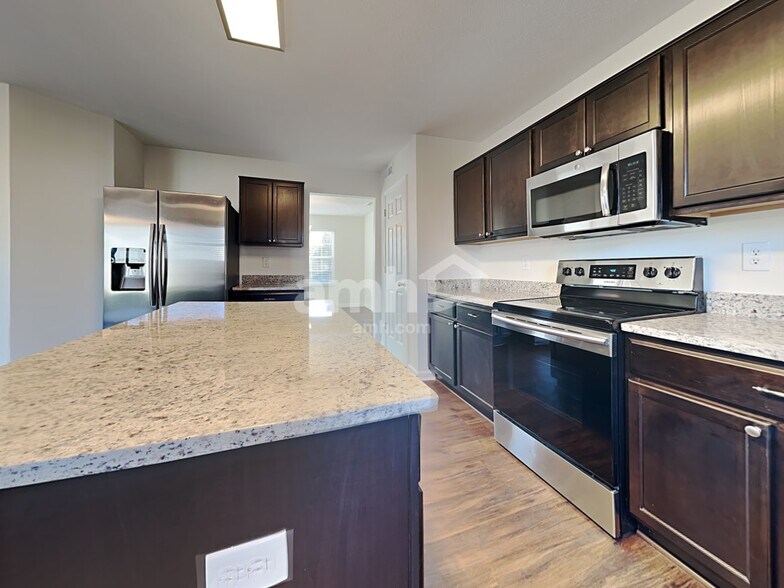 Building Photo - 906 Northwich Ave