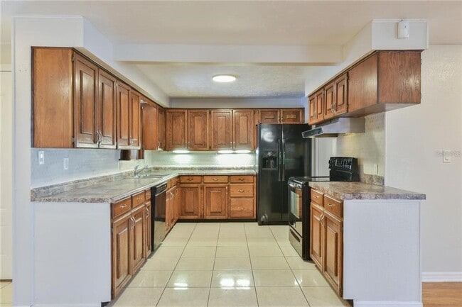 Building Photo - 1828 SE Lake Weir Ave