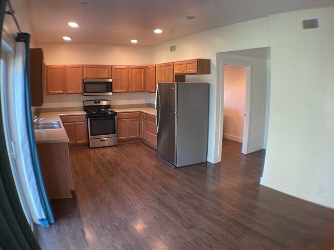 Building Photo - Spacious 3-Bedroom Home in Serene Mountain...