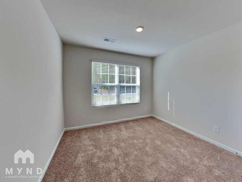 Building Photo - 155 Royal Mdw Dr