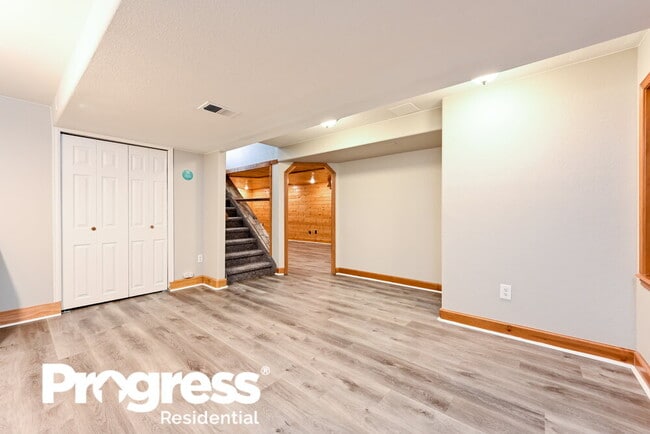 Building Photo - 6045 S Meadow Lark Pl