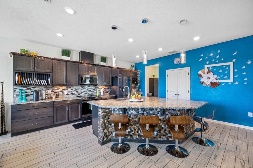 Building Photo - 12171 Moss Lake Loop