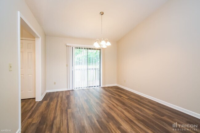 Building Photo - 3833 Greenbrook Dr