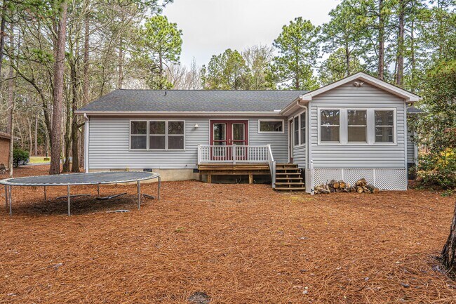 Building Photo - 104 Primrose Cir