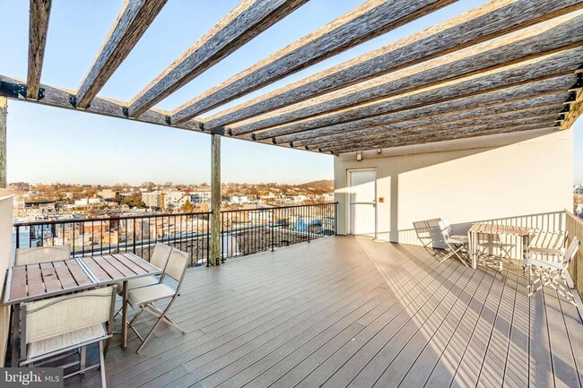 Building Photo - H Street Corridor One Bedroom W/Roof Top-Heart of H Street Corridor!