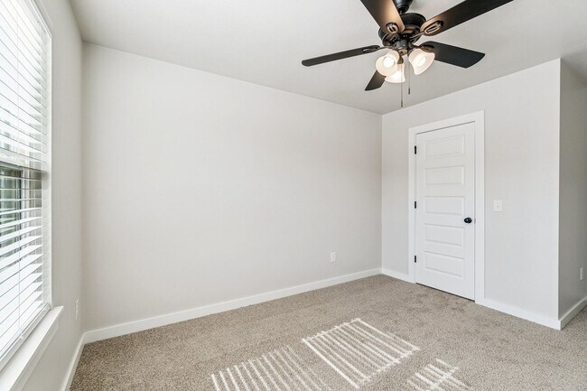 Building Photo - 19604 Molly Dr