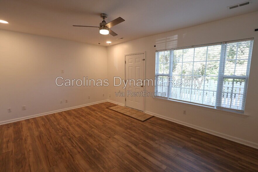 Building Photo - 3636 Melrose Cottage Dr