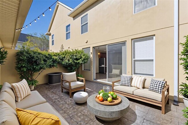 Building Photo - 6215 S Chickasaw Trail