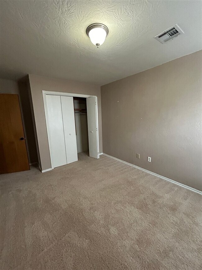 Building Photo - 1506 SW 69th St