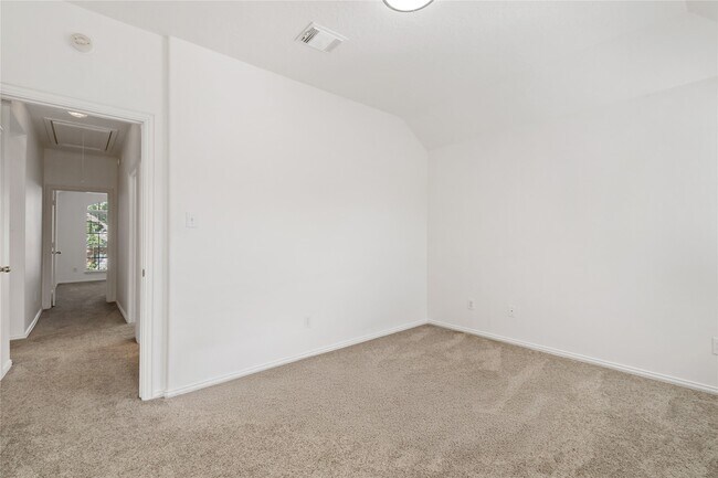 Building Photo - 3326 Lakeway Ln