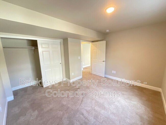 Building Photo - 6706 Golden Briar Ln