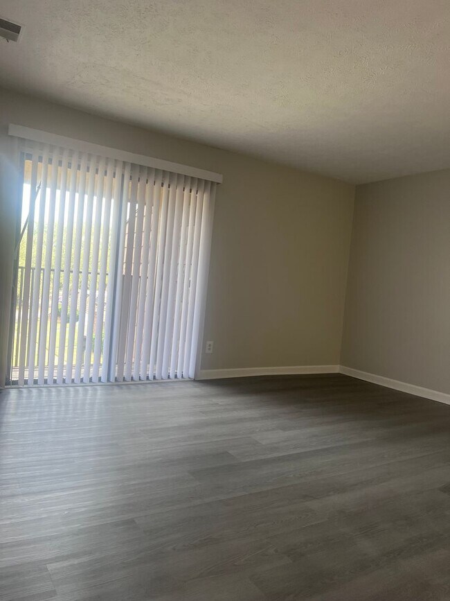 Building Photo - BG0923