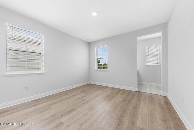 Building Photo - 467 Rum Runner Wy