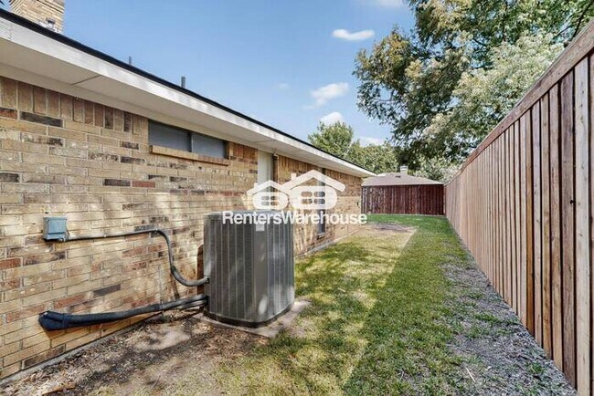 Building Photo - Completely Refreshed Plano Home Ready for ...