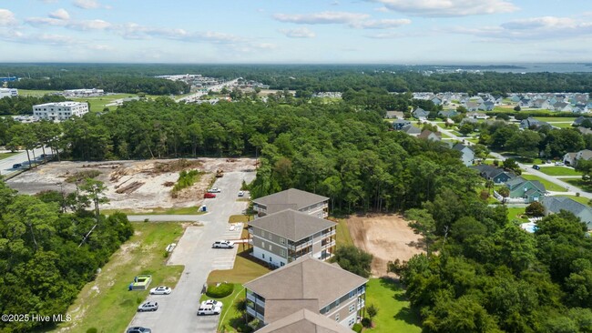 Building Photo - 400 Lighthouse Ln