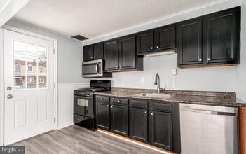 Building Photo - 2020 Dineen Dr