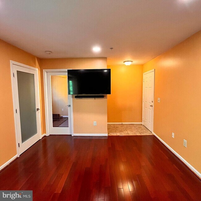 Building Photo - 38 White Pine Cir