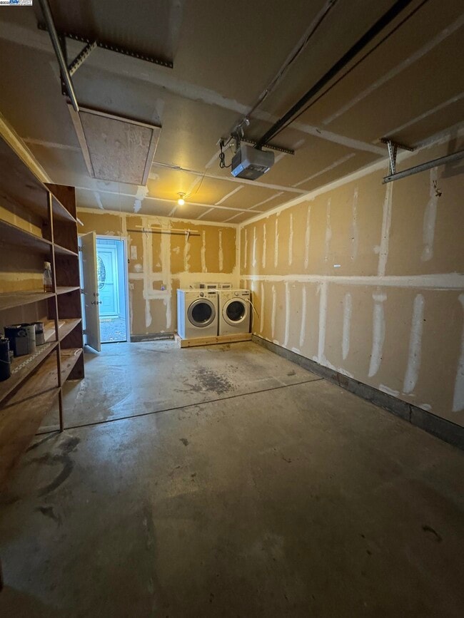 Building Photo - 4207 Sheldon Cir