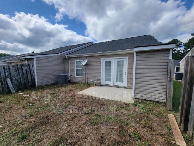 Building Photo - 1234 Longpoint Dr