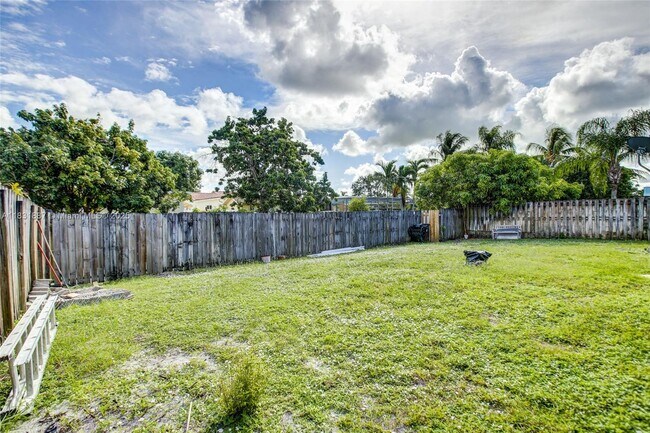 Building Photo - 1801 N 54th Ave