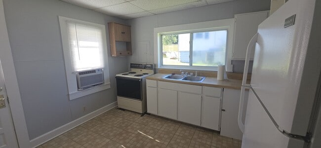 Building Photo - 327 Hayes St