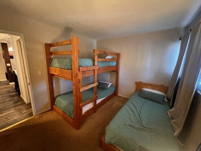 Building Photo - Newly Remodeled 2-Bedroom, 2-Bathroom Downstairs Unit in the Heart of Town!