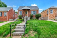 Building Photo - 7035 Plainview Ave