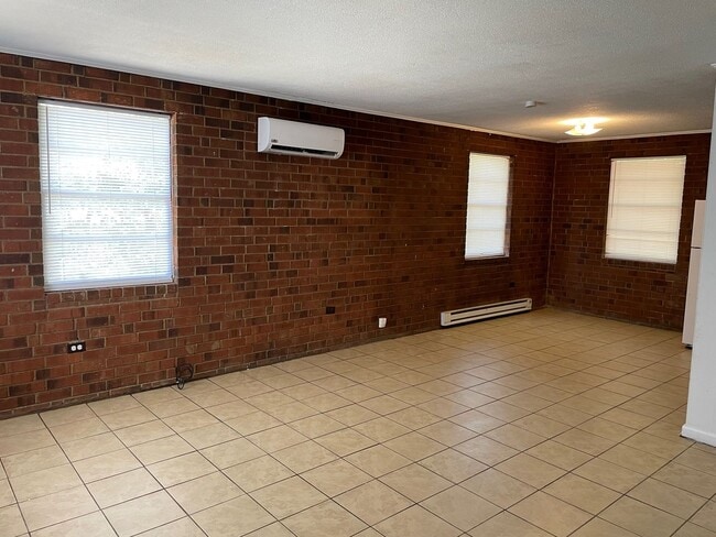 Building Photo - 1009 Cassell St
