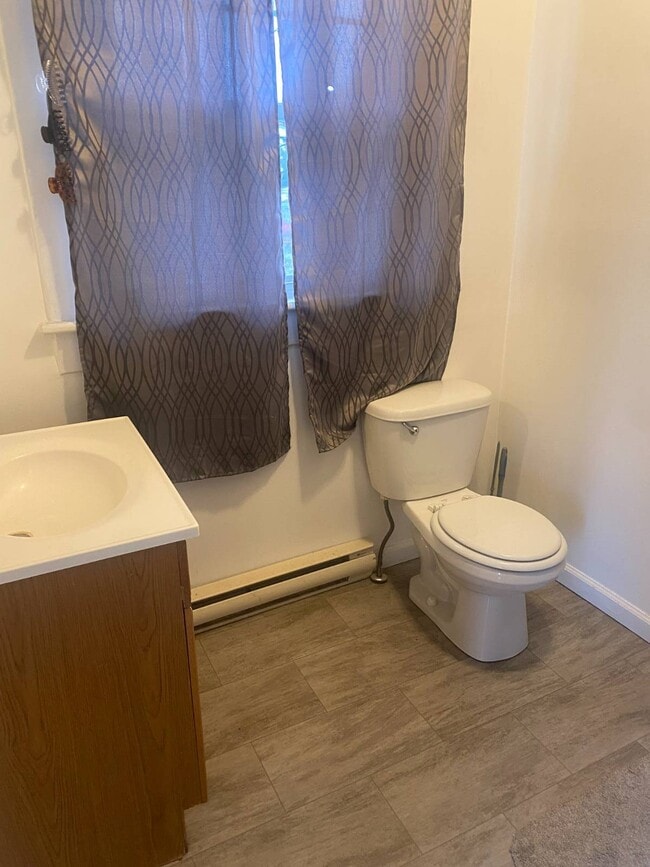 Building Photo - 18 Harper St