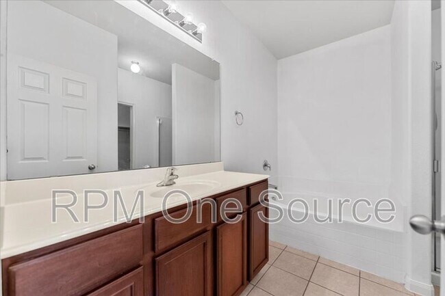 Building Photo - 113 Oriole Dr