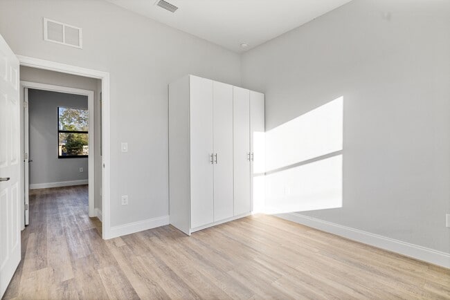 Building Photo - 4632 30th St SW
