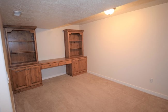 Building Photo - 1040 N 130 W