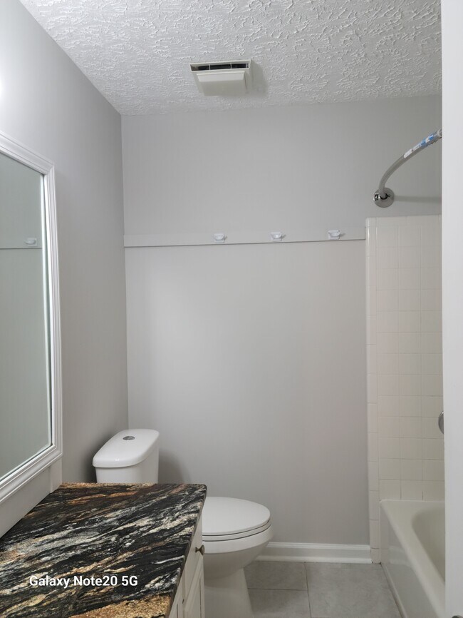 Building Photo - 667 Roebling Rd