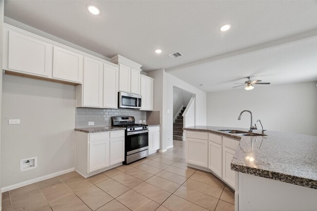 Building Photo - 2903 Painted Sunrise Trail