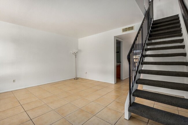Building Photo - 1052 S San Jose