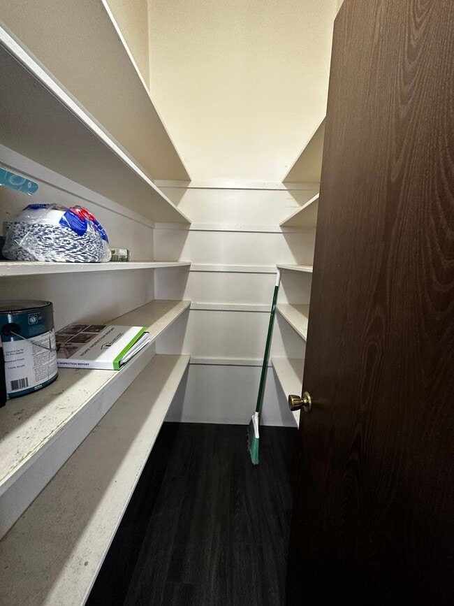 Building Photo - MOVE IN SPECIAL-- DECEMBER RENT FREE--Wonderful Single-Family Home in The Highland Area