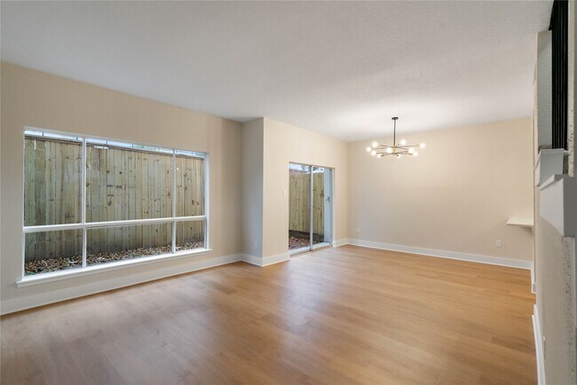 Building Photo - 1300 Augusta Dr