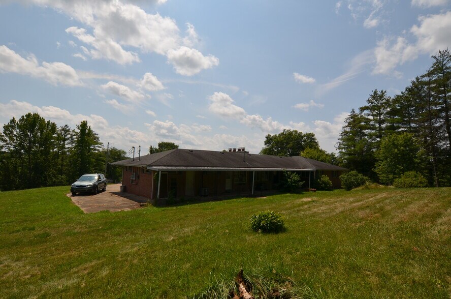 Building Photo - 52 Carol Ln