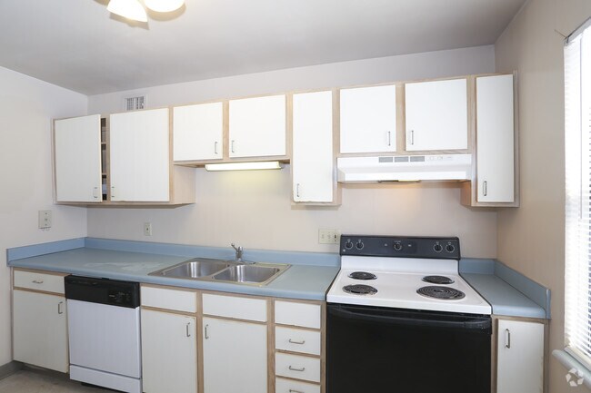 2BR, 1BA - 691 SF - Park Gate Apartments