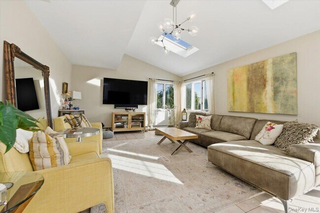 Building Photo - 14 Vinton St