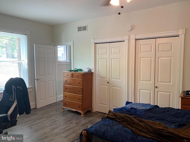 Building Photo - 1300 N Clayton St