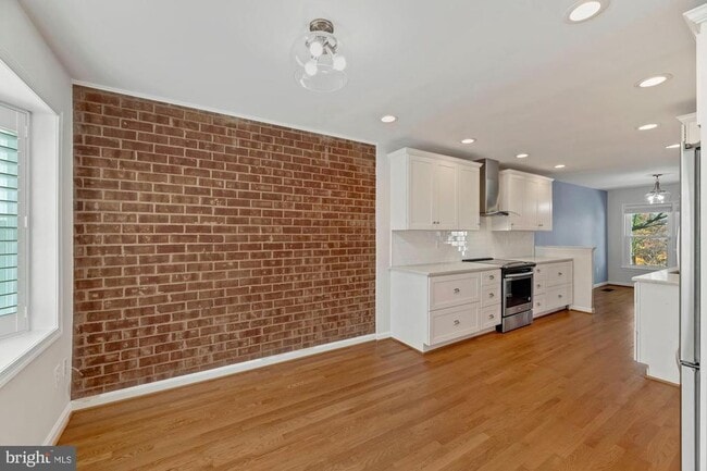 Building Photo - 1028 N Pelham St