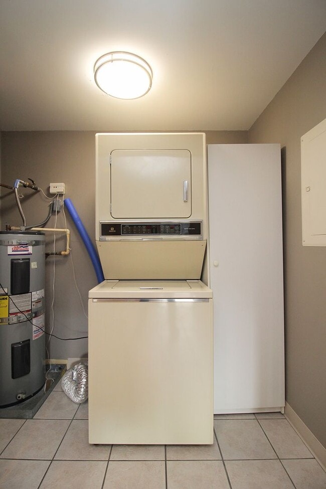 Building Photo - 2309 SW 1st Ave