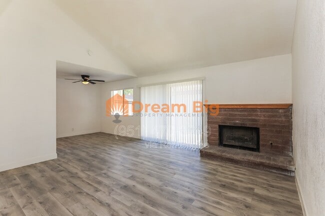 Building Photo - 2844 Oak Creek Dr